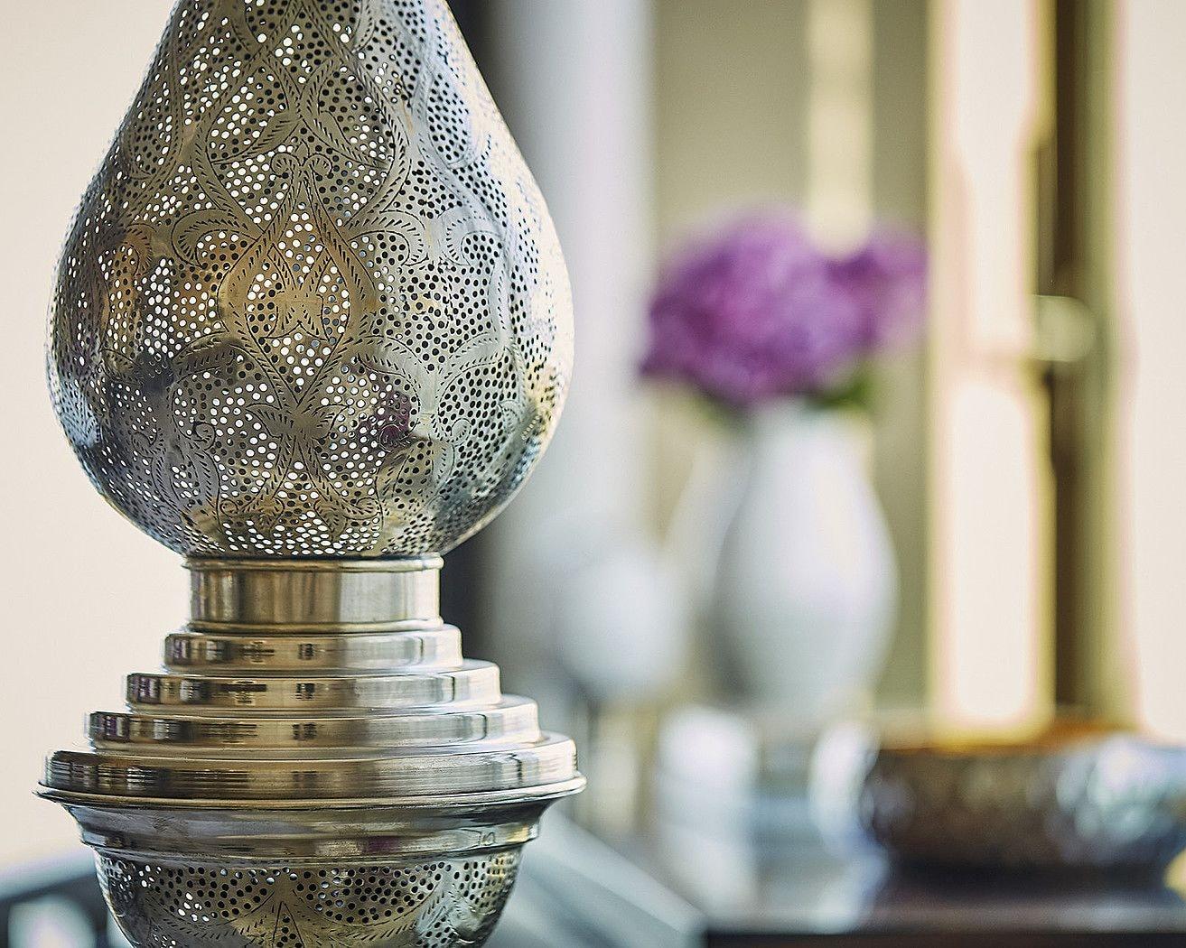 Four Seasons Hotel Casablanca Exteriér fotografie A Moroccan candle holder